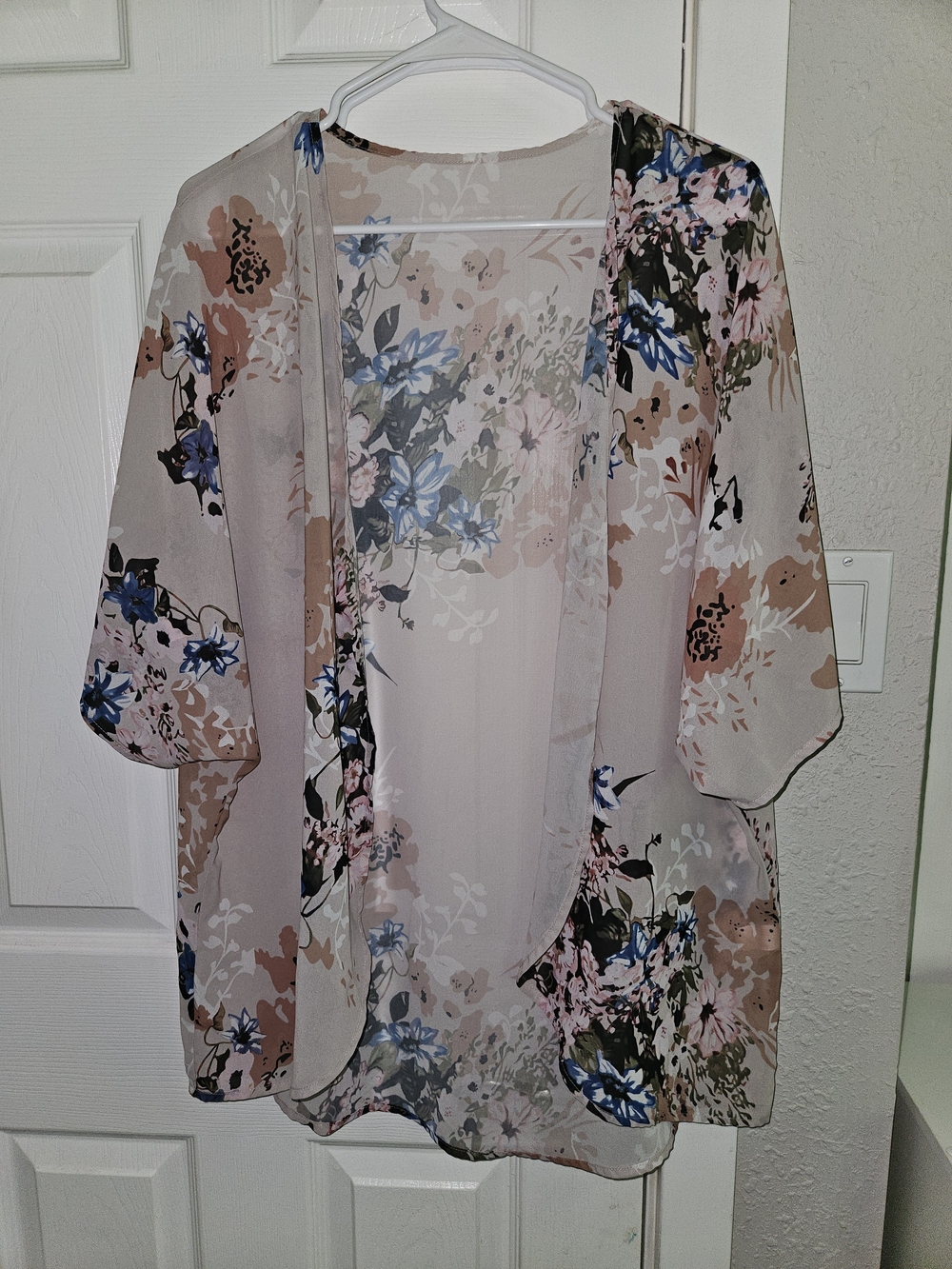 Women's Floral Sheer Kimono Cardigan - Light Pink